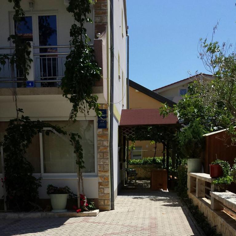 Apartments Ivi Vir Exterior foto